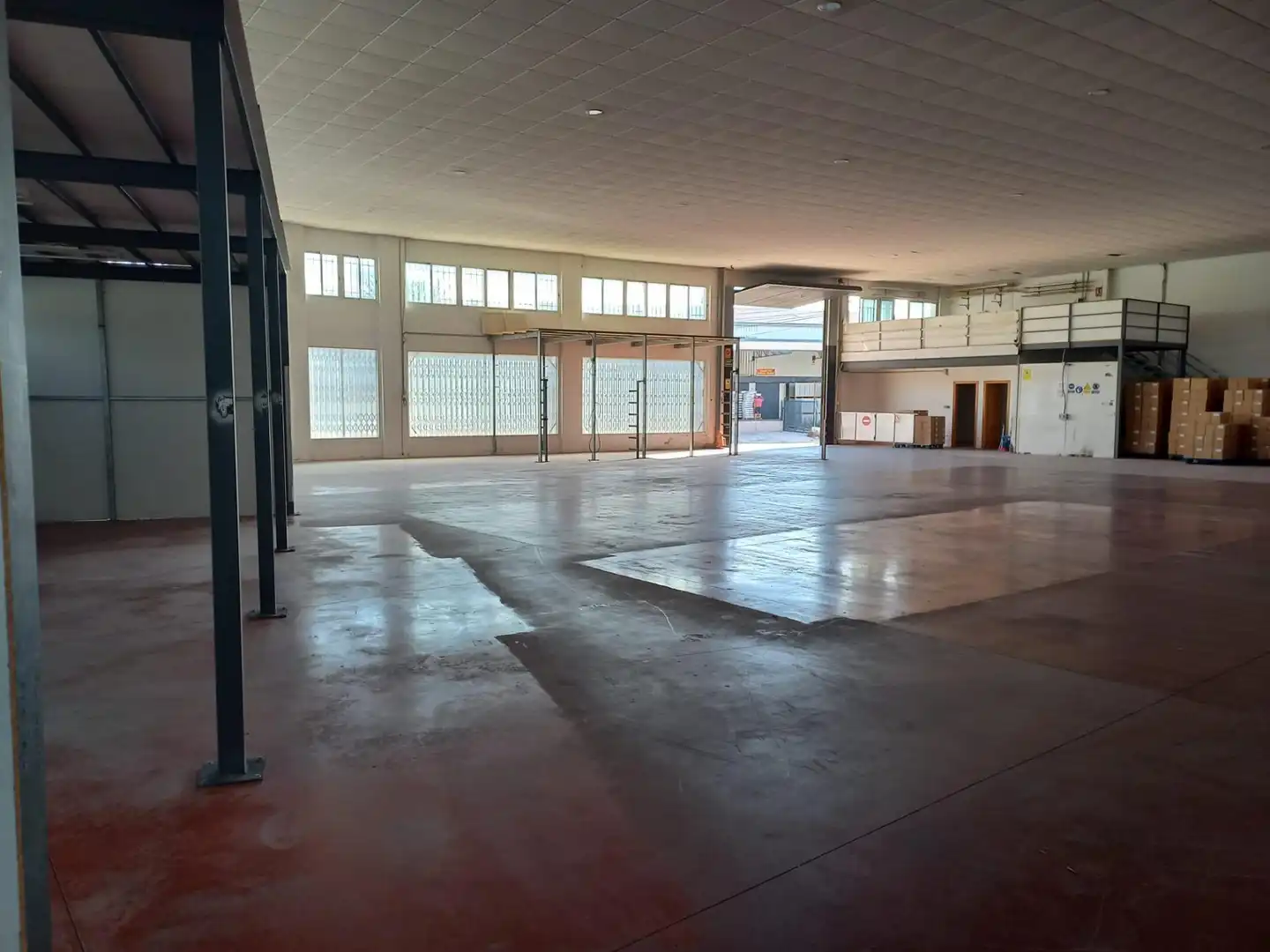 Industrial building to rent in La Algoda - Matola - Llano de San José