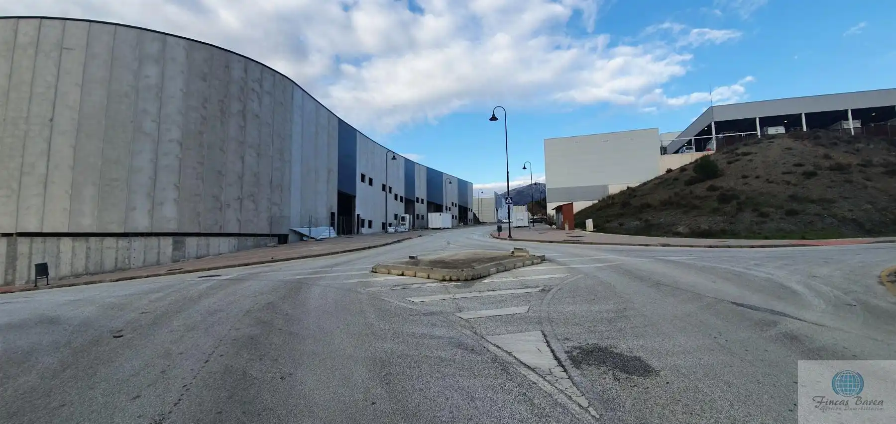 Außenansicht von Fabrikhallen zur Miete in Mijas
