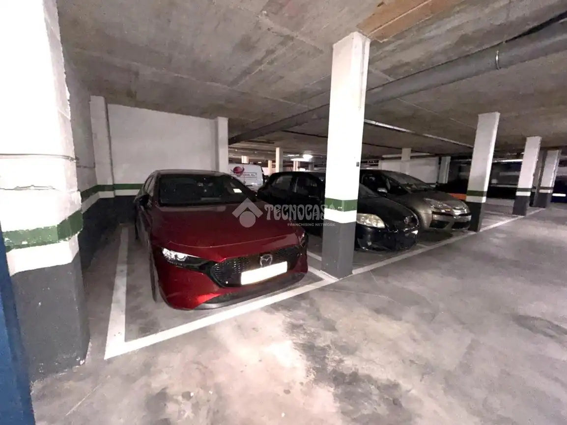 Parking de Piso en venta en Alcalá de Henares con Calefacción