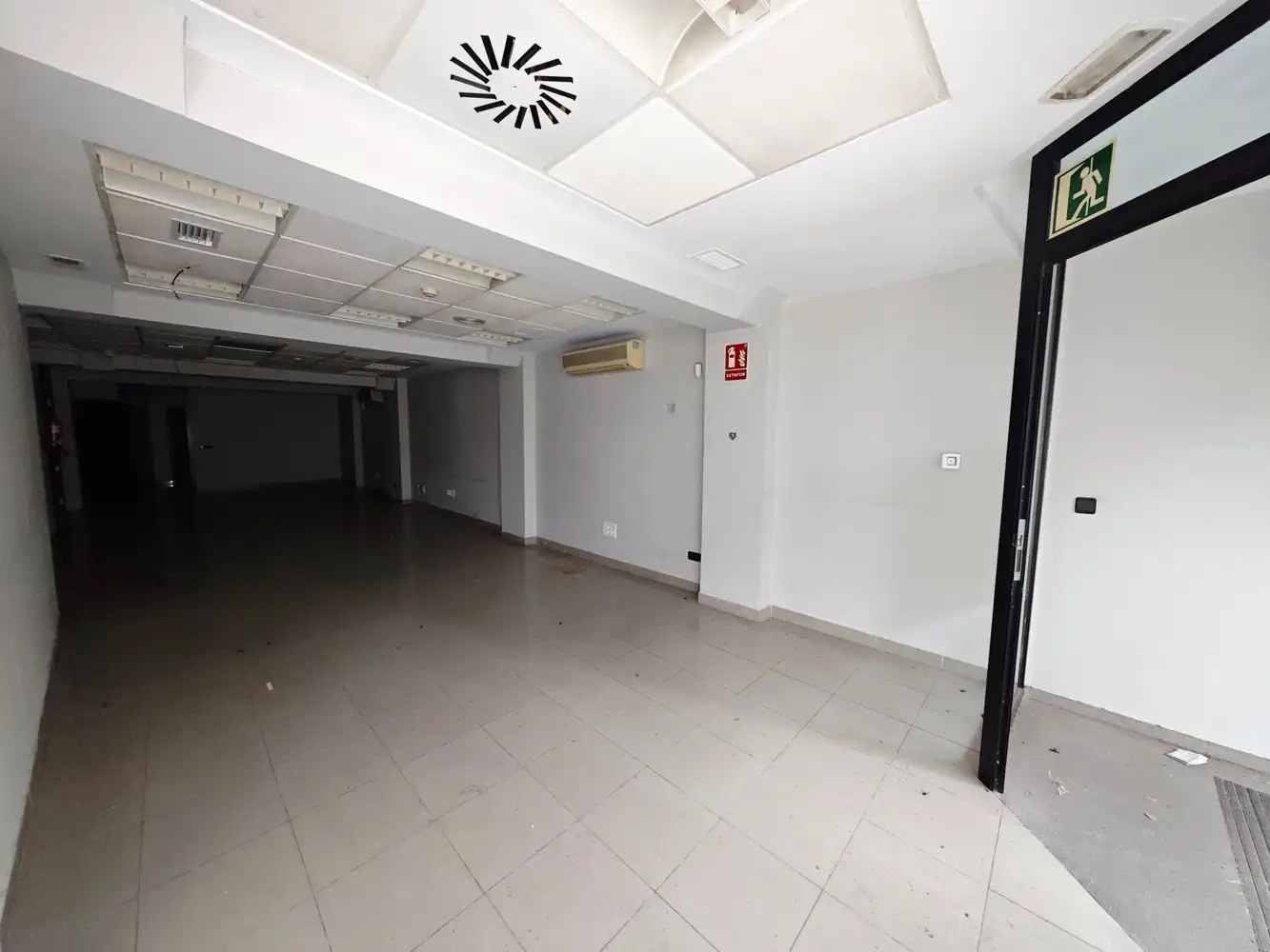 Local en venta en Alicante / Alacant con Aire acondicionado