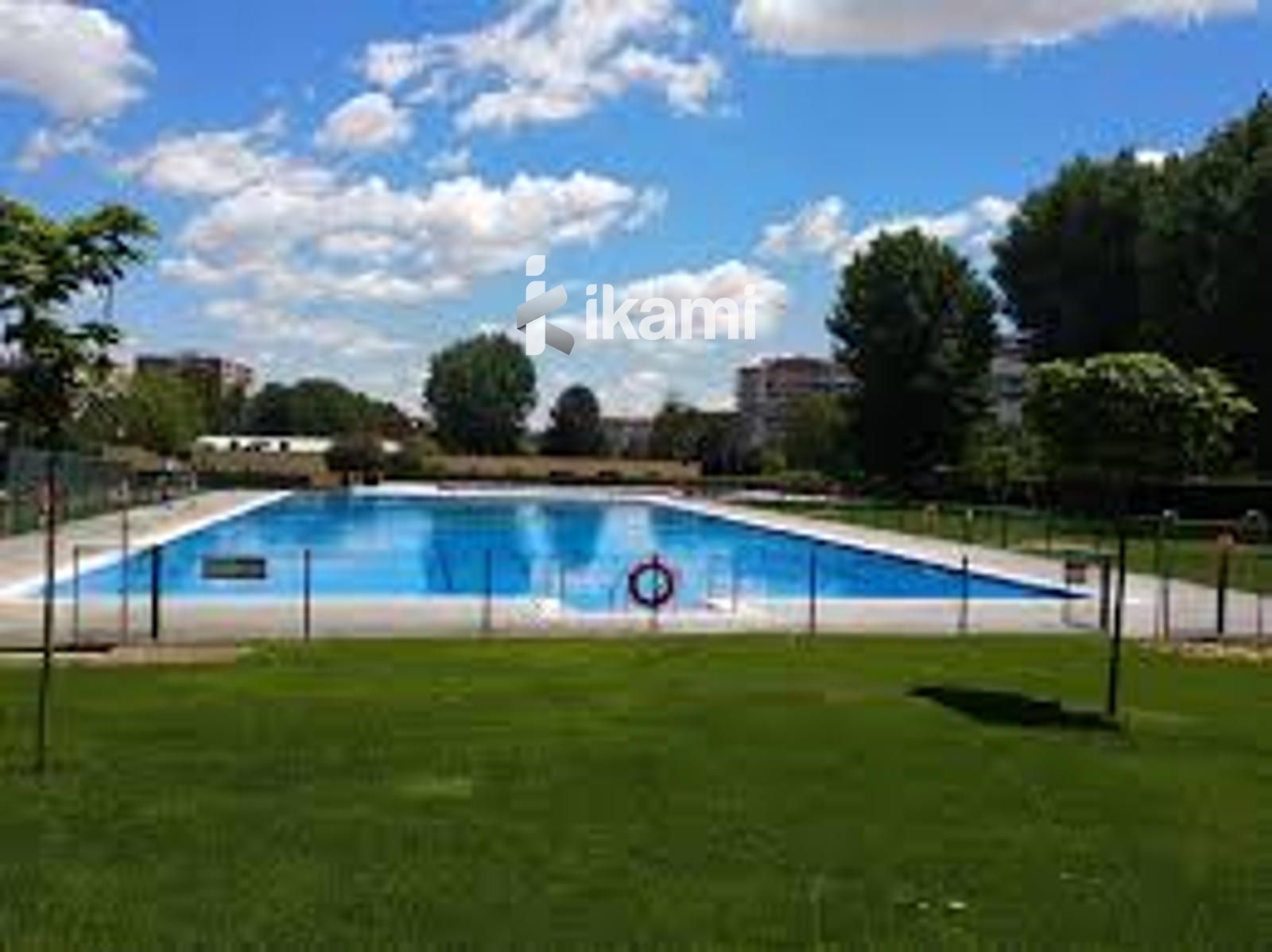 Piscina de Pis en venda en Alcorcón amb Aire condicionat, Calefacció i Terrassa