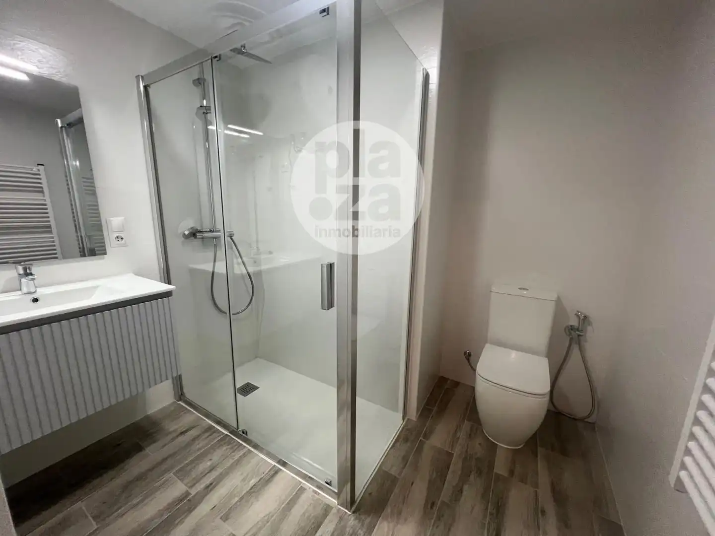 Badezimmer von Wohnung zum Verkauf in Burgos mit Heizung