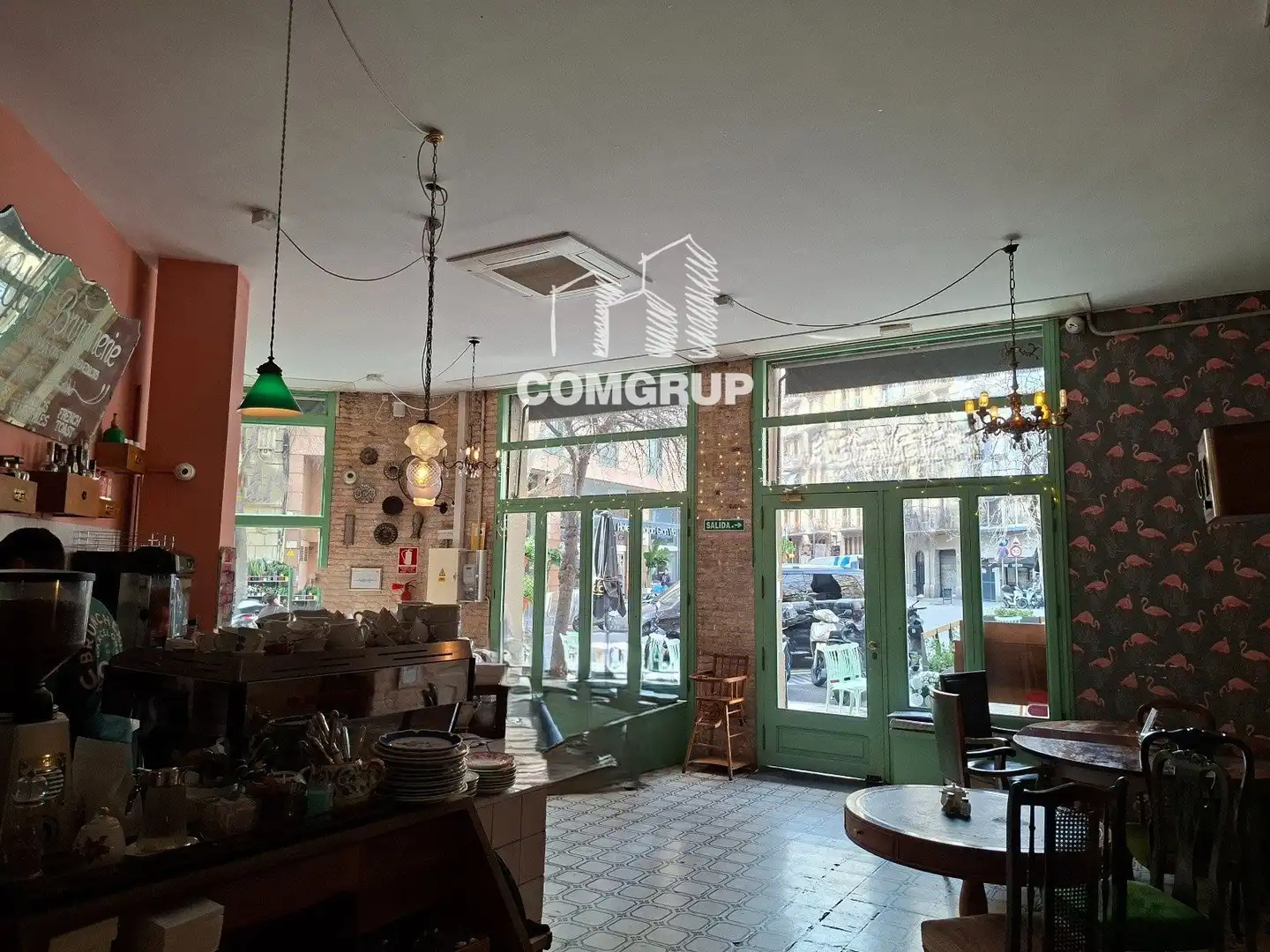 Local comercial en traspàs a Eixample