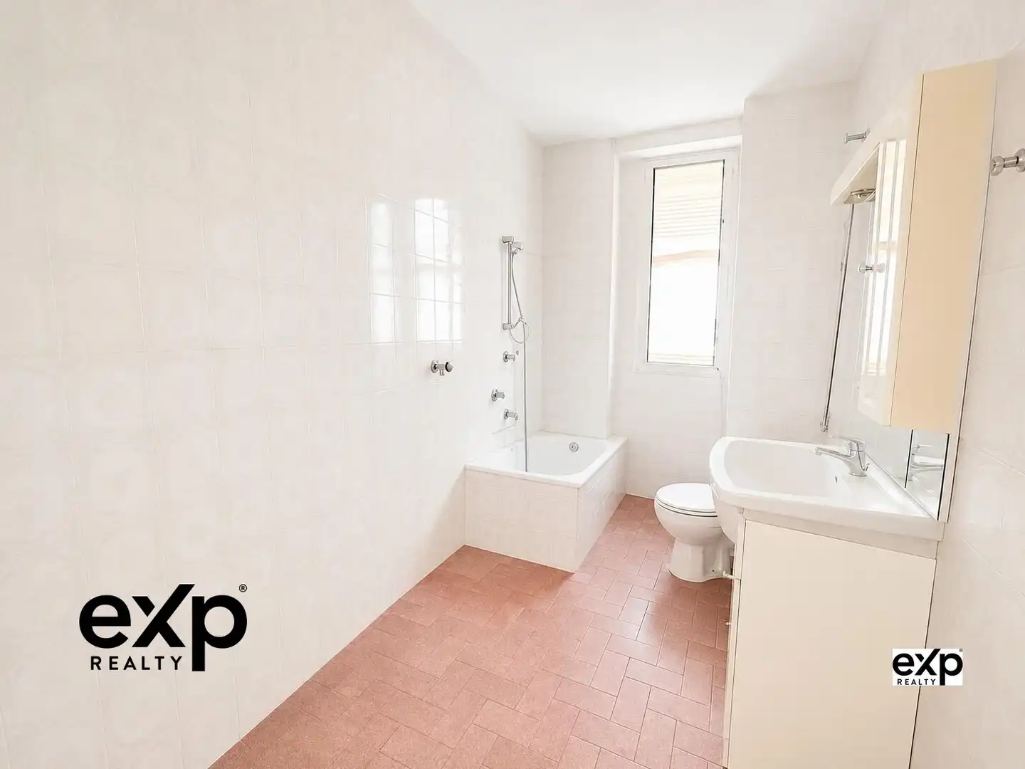 Baño de Piso en venta en Valencia con Alarma