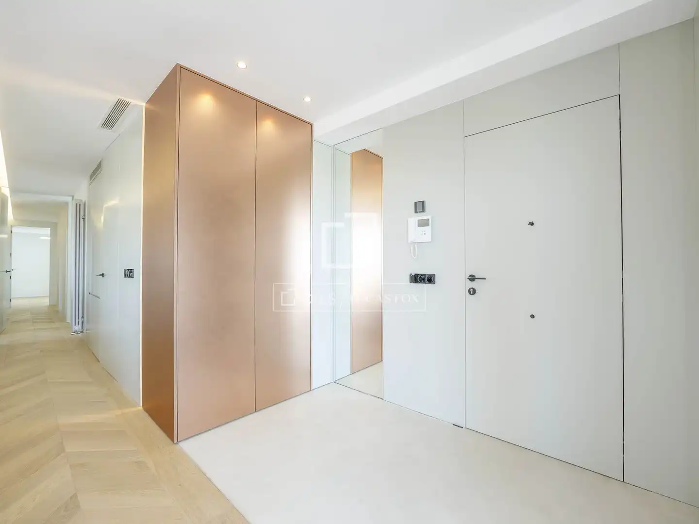Attic for rent in Valencia  with Air Conditioner, Heating and Parquet flooring
