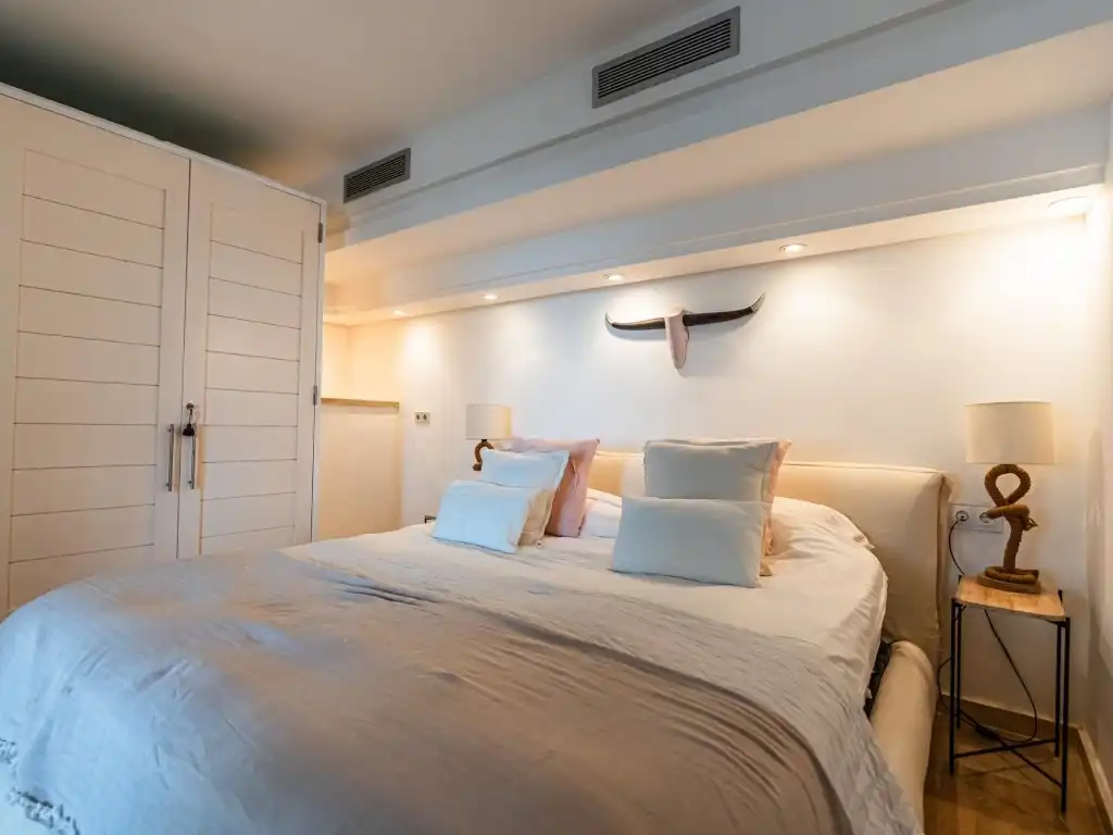 Habitación de Apartamento en venta en Sant Josep de sa Talaia con Calefacción y Jardín privado