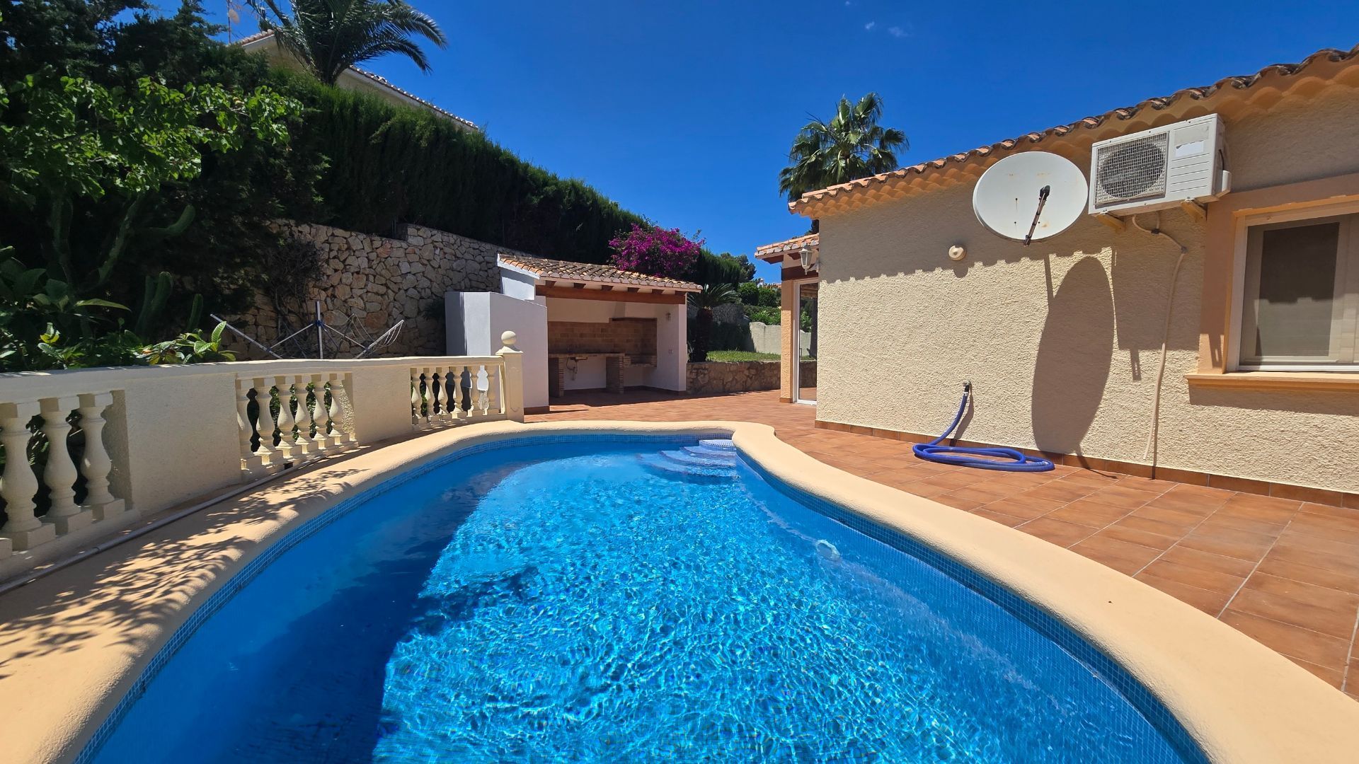 Garden of House or chalet for sale in Dénia  with Air Conditioner, Heating and Private garden