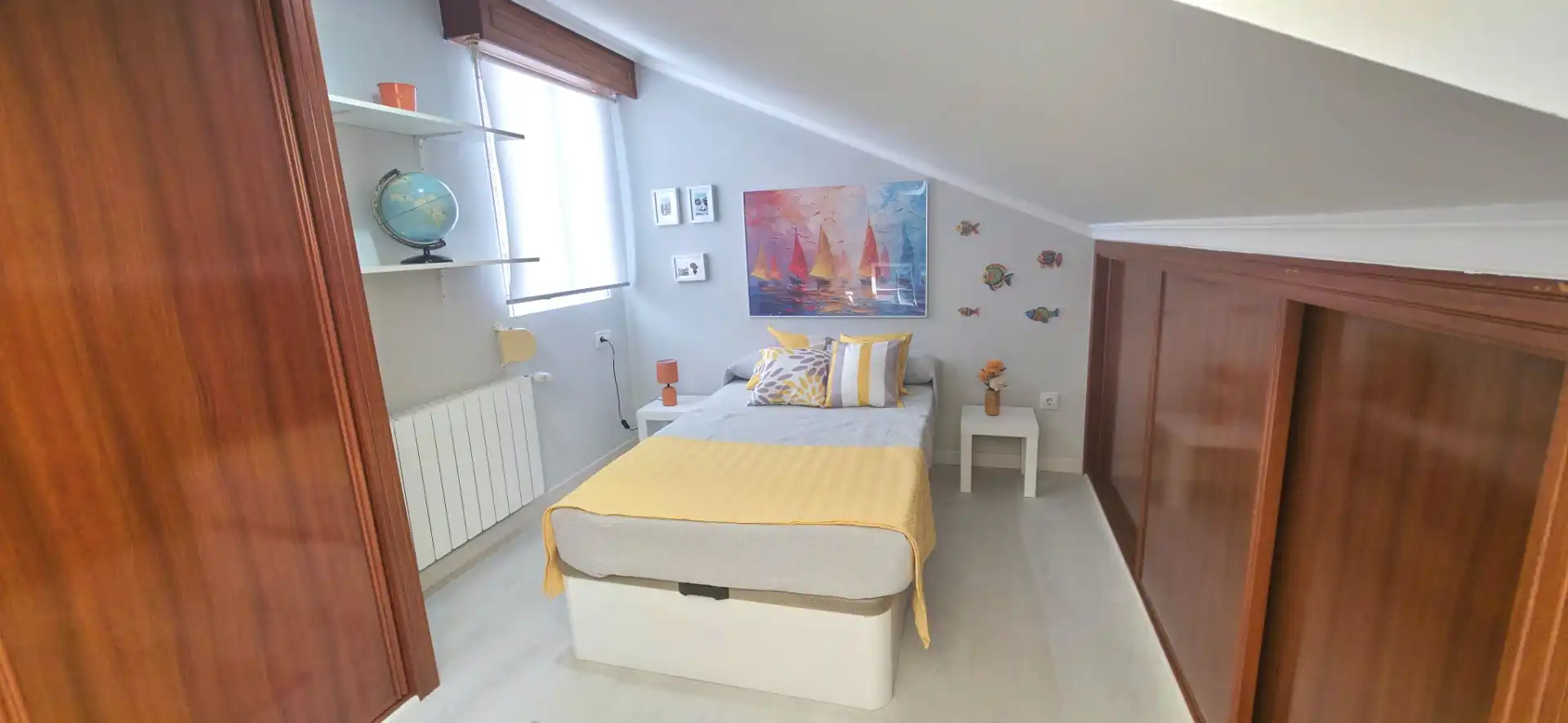 Bedroom of Attic for rent in Ferrol  with Air Conditioner, Heating and Furnished