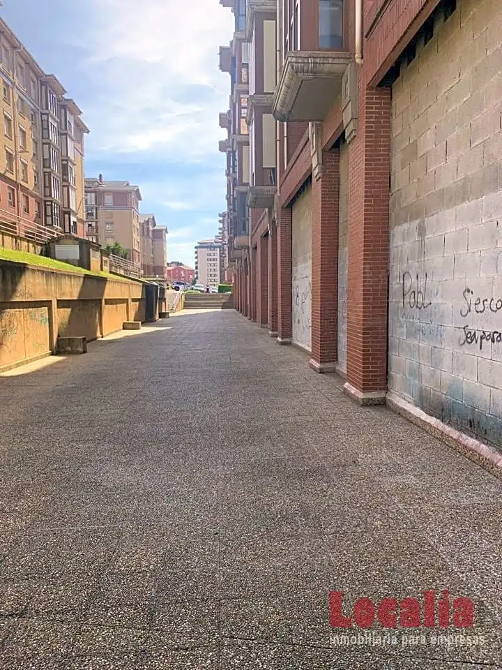 Local comercial en venta en De Los Castros