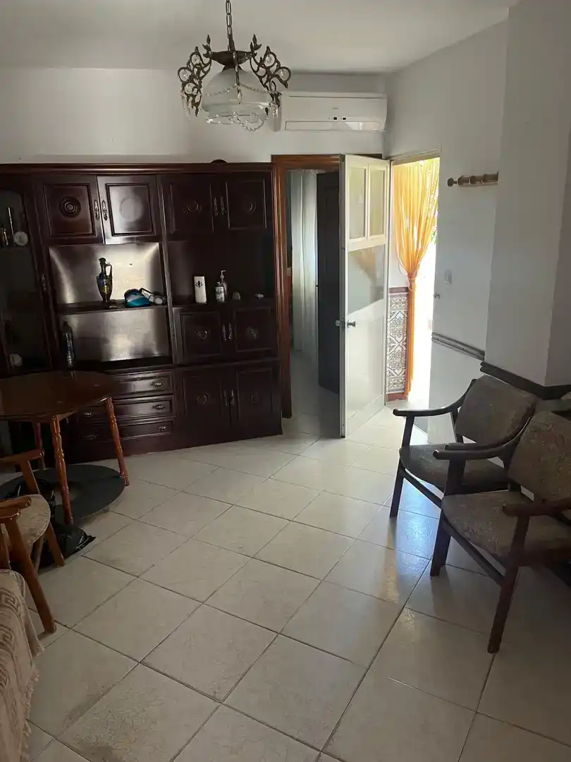 Sala d'estar de Casa adosada en venda en Villanueva de Algaidas amb Aire condicionat