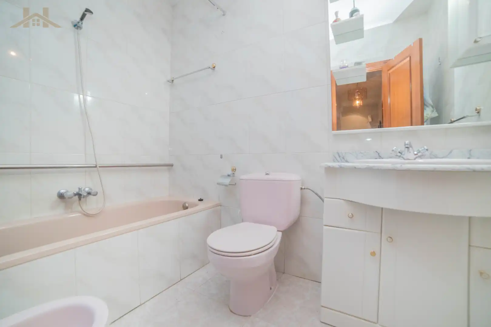 Baño de Casa adosada en venta en El Tiemblo  con Aire acondicionado, Calefacción y Jardín privado