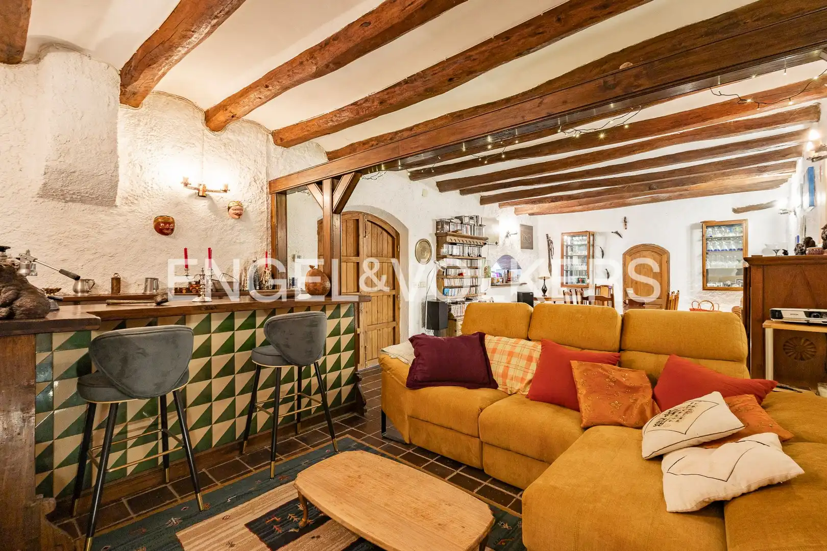 Sala d'estar de Casa o xalet en venda en Torrelles de Foix amb Calefacció, Jardí privat i Terrassa