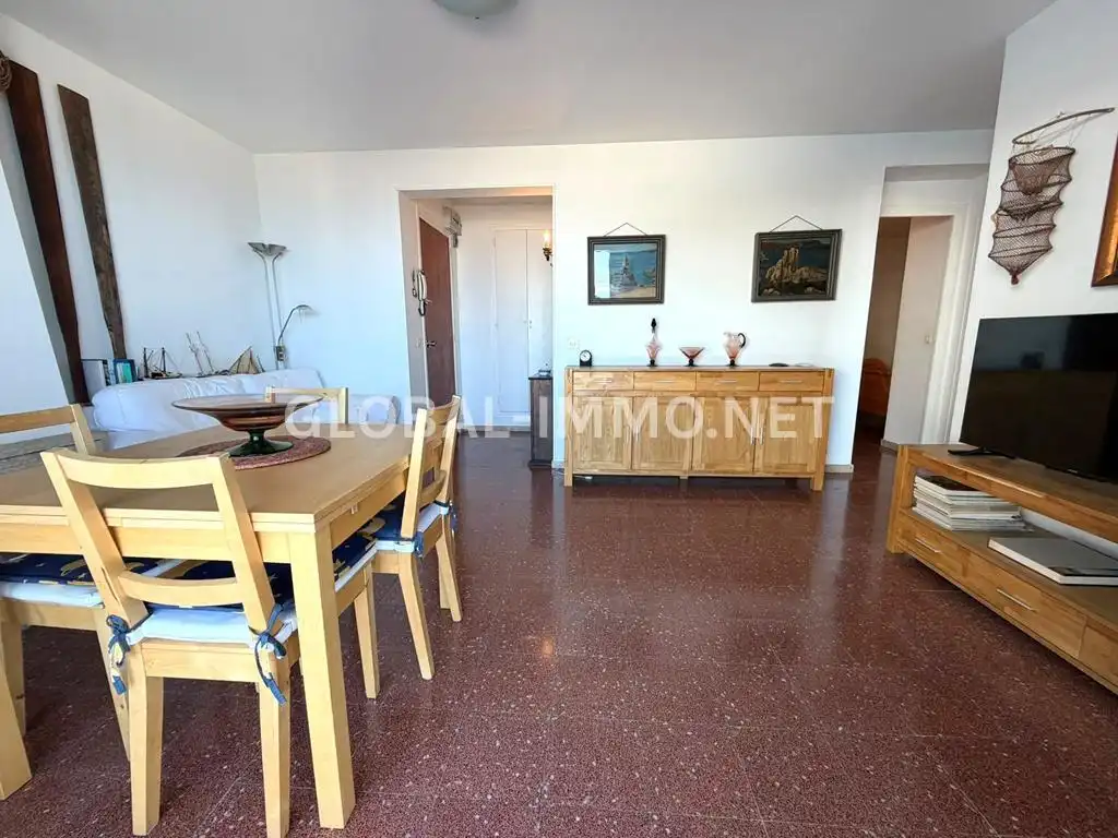 Menjador de Apartament en venda en Roses amb Terrassa, Piscina i Moblat