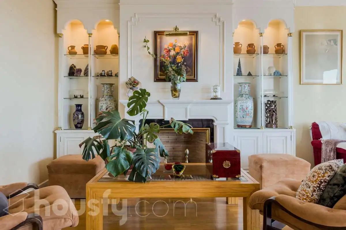 Sala d'estar de Casa o xalet en venda en Barcelona amb Aire condicionat, Calefacció i Jardí privat