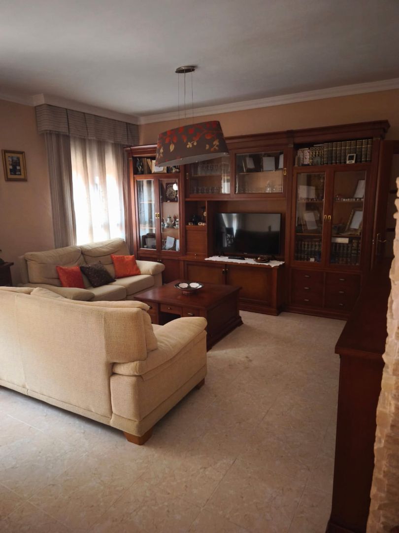 Sala de estar de Piso en venta en  Melilla Capital con Trastero, Amueblado y Piscina comunitaria