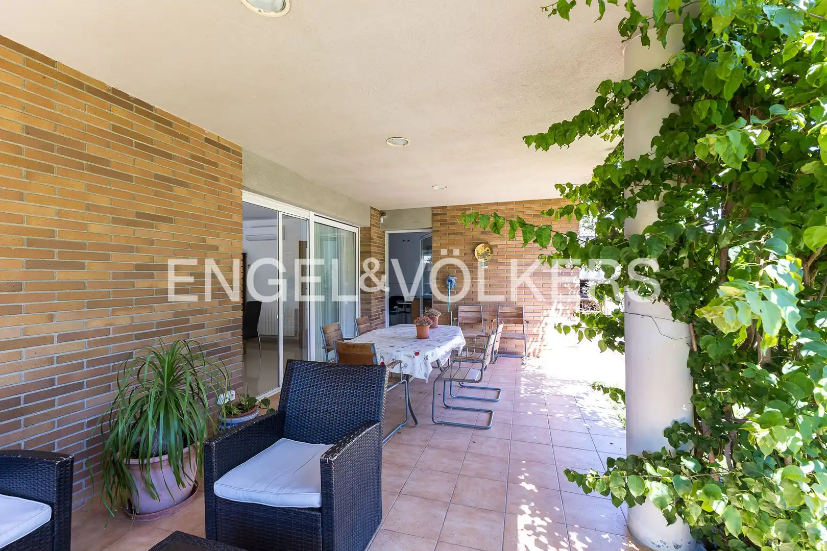 Terrassa de Casa o xalet en venda en Cubelles amb Aire condicionat, Calefacció i Jardí privat