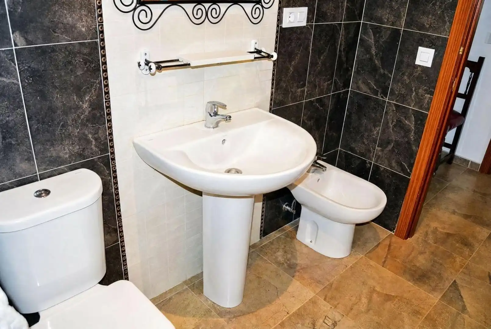 Bathroom of Country homes for sale in Alcuéscar  with Storage room and Swimming Pool