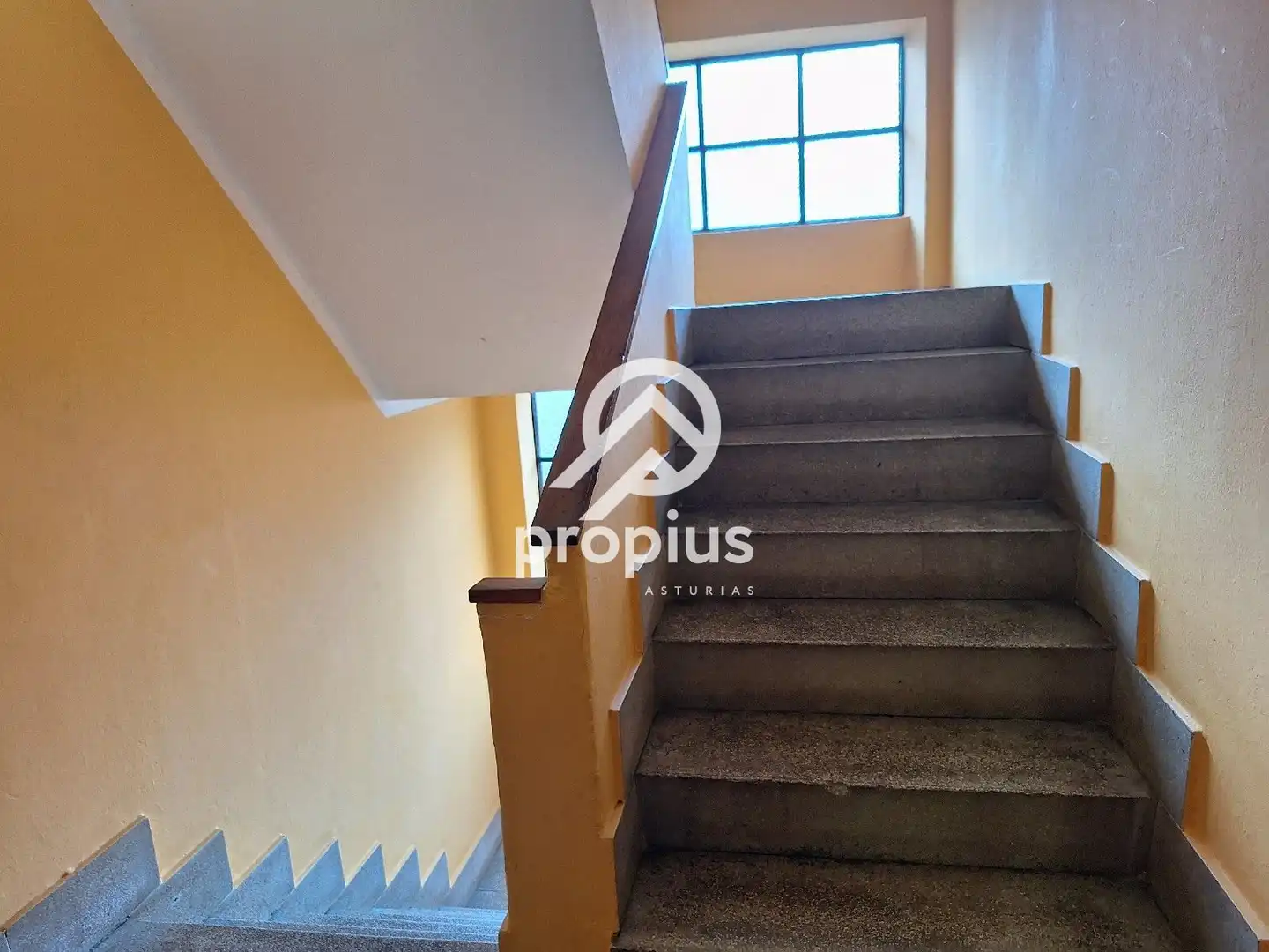 Piso en venta en Cangas de Onís con Calefacción, Parquet y Trastero