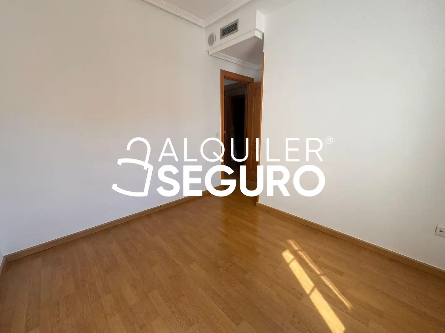 Dormitori de Casa o xalet de lloguer en Madrid amb Aire condicionat, Calefacció i Terrassa