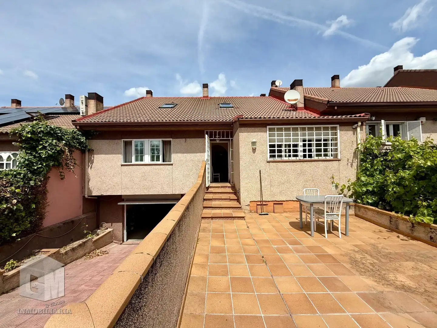 Vista exterior de Casa adosada en venda en Las Rozas de Madrid amb Calefacció, Jardí privat i Terrassa