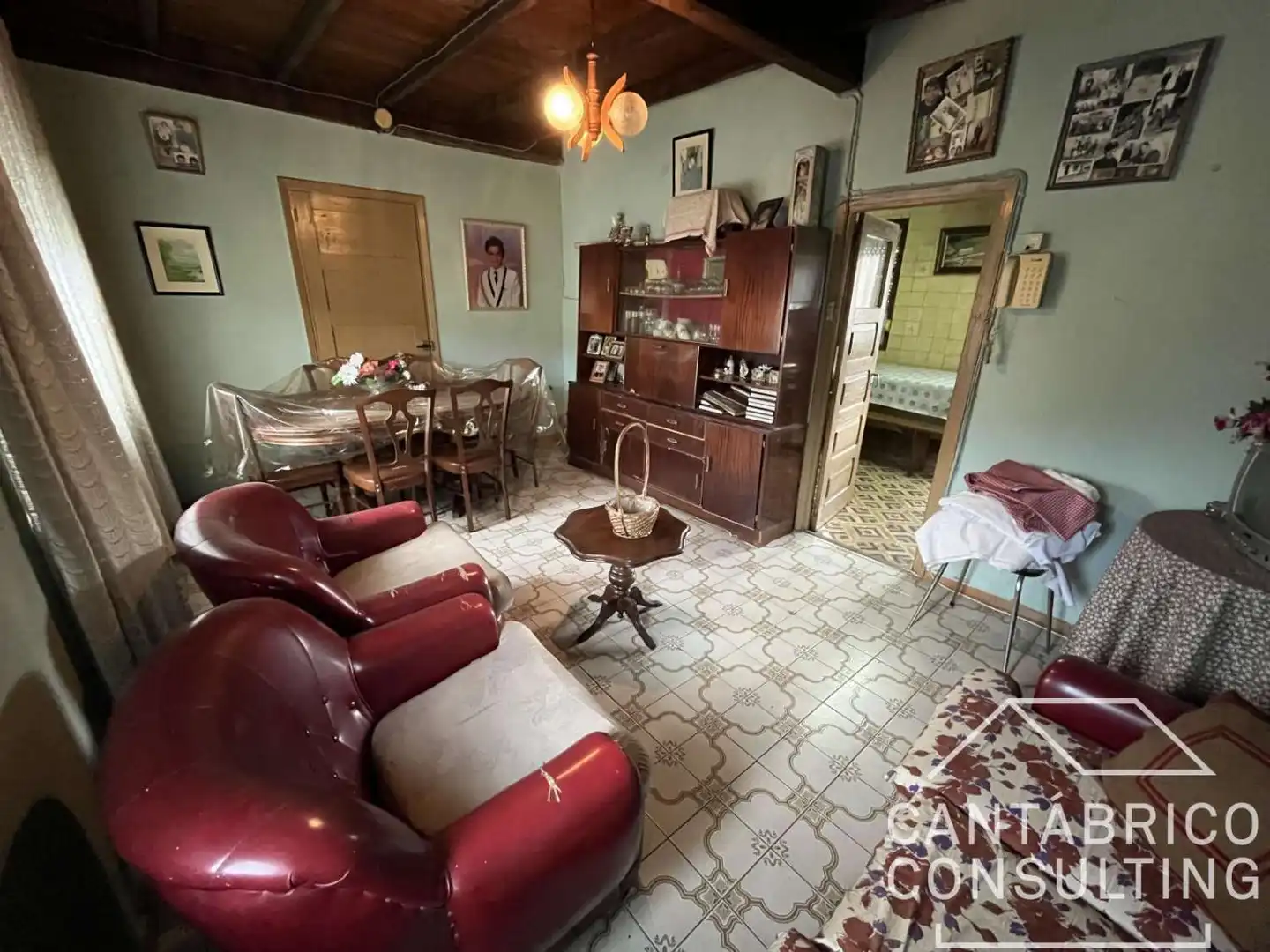 Sala de estar de Casa adosada en venta en San Martín de Oscos con Trastero y Amueblado