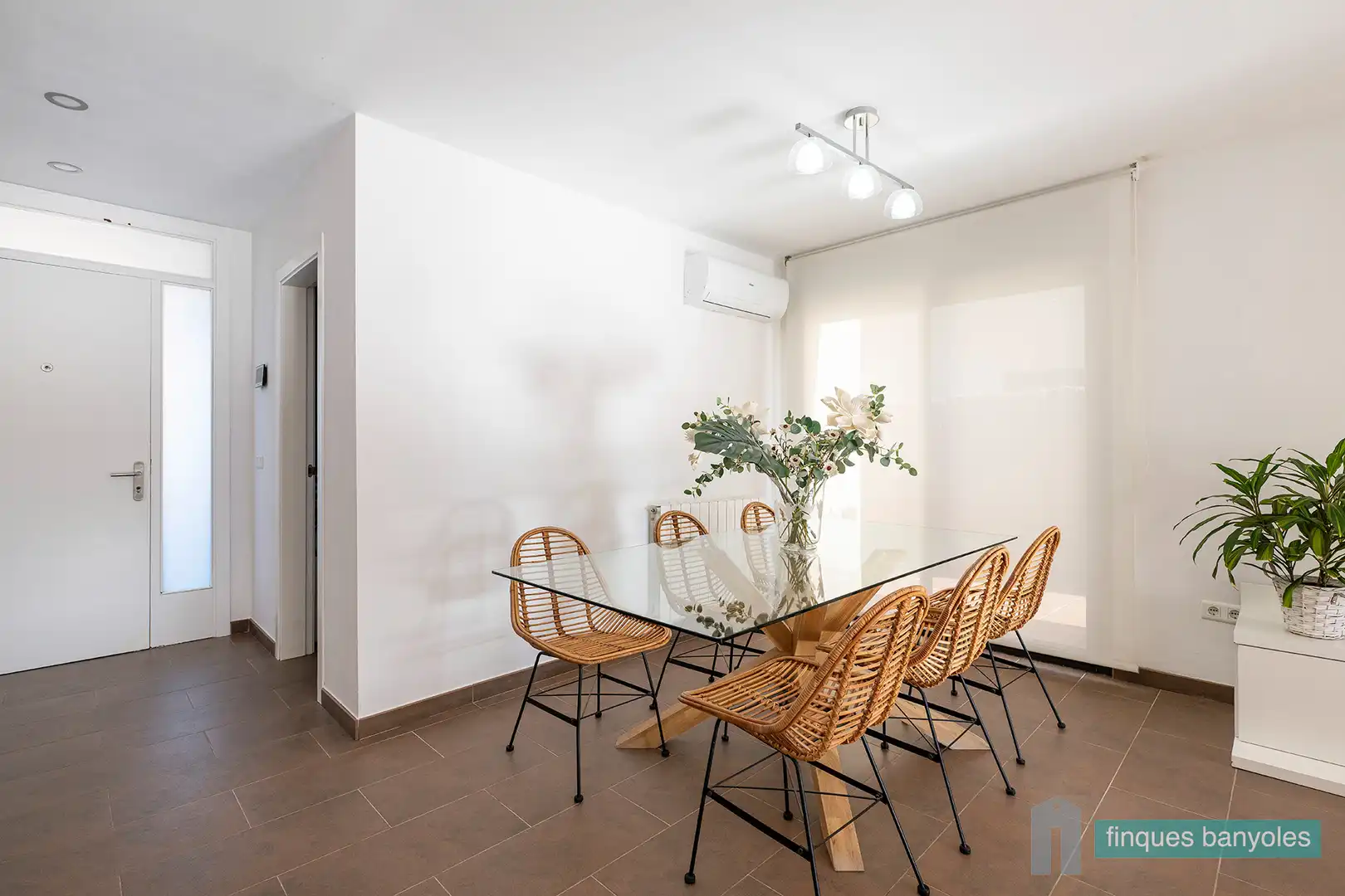 Comedor de Casa adosada en venta en Porqueres con Aire acondicionado, Calefacción y Jardín privado