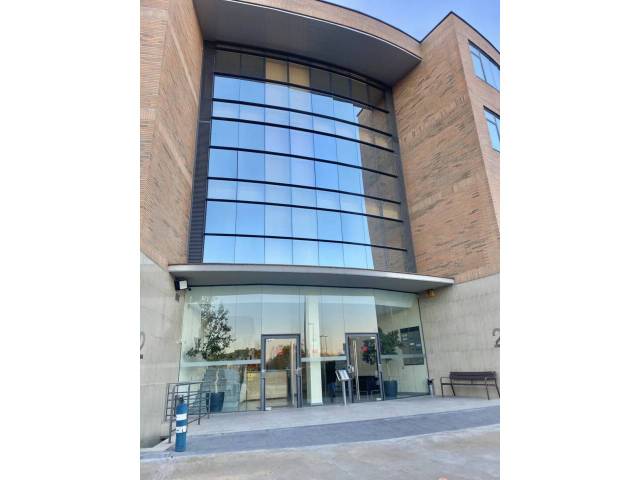 Garaje en Venta en Corts Catalanes en Roquetes - Can Magí