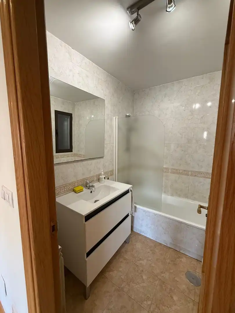 Badezimmer von Wohnung zur Miete in Valladolid mit Heizung und Abstellraum