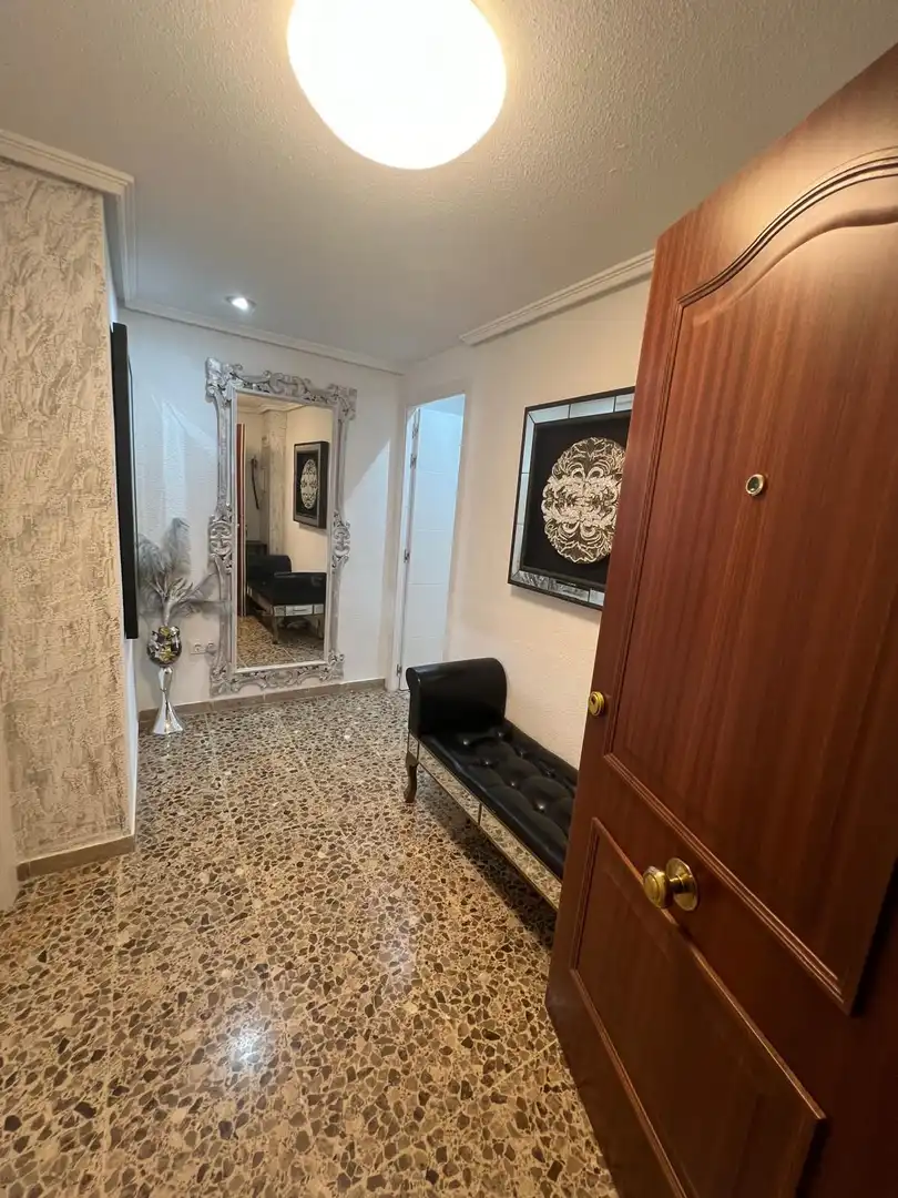 Flat with terrace for sale in Plaza Constitucion, imagen 4
