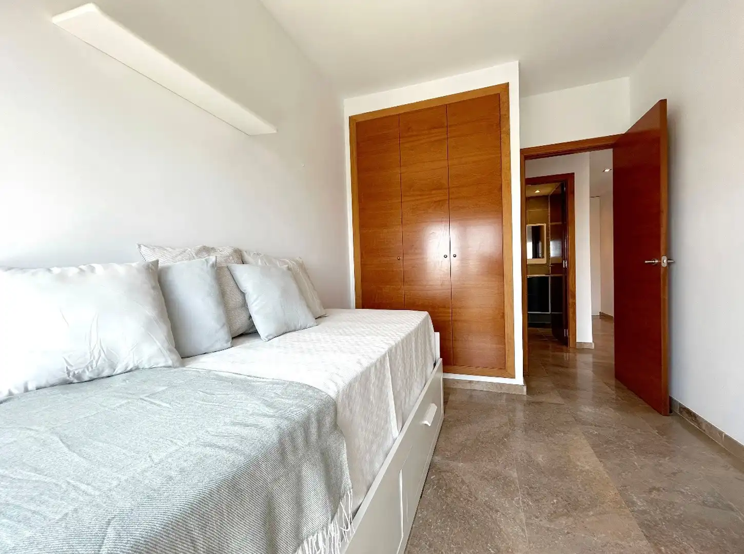 Appartamento con terrazza in affitto a Carrer de la Torreta 18, imagen 3