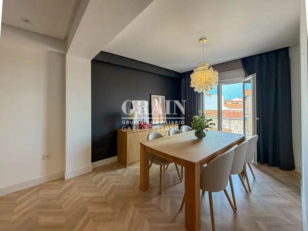 Esszimmer von Dachboden zur Miete in Albacete mit Heizung, Terrasse und Balkon