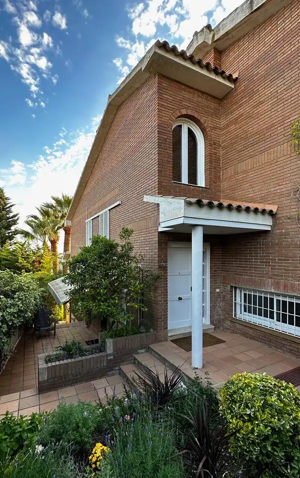 Vista exterior de Casa o chalet en venta en Teià con Calefacción, Jardín privado y Terraza
