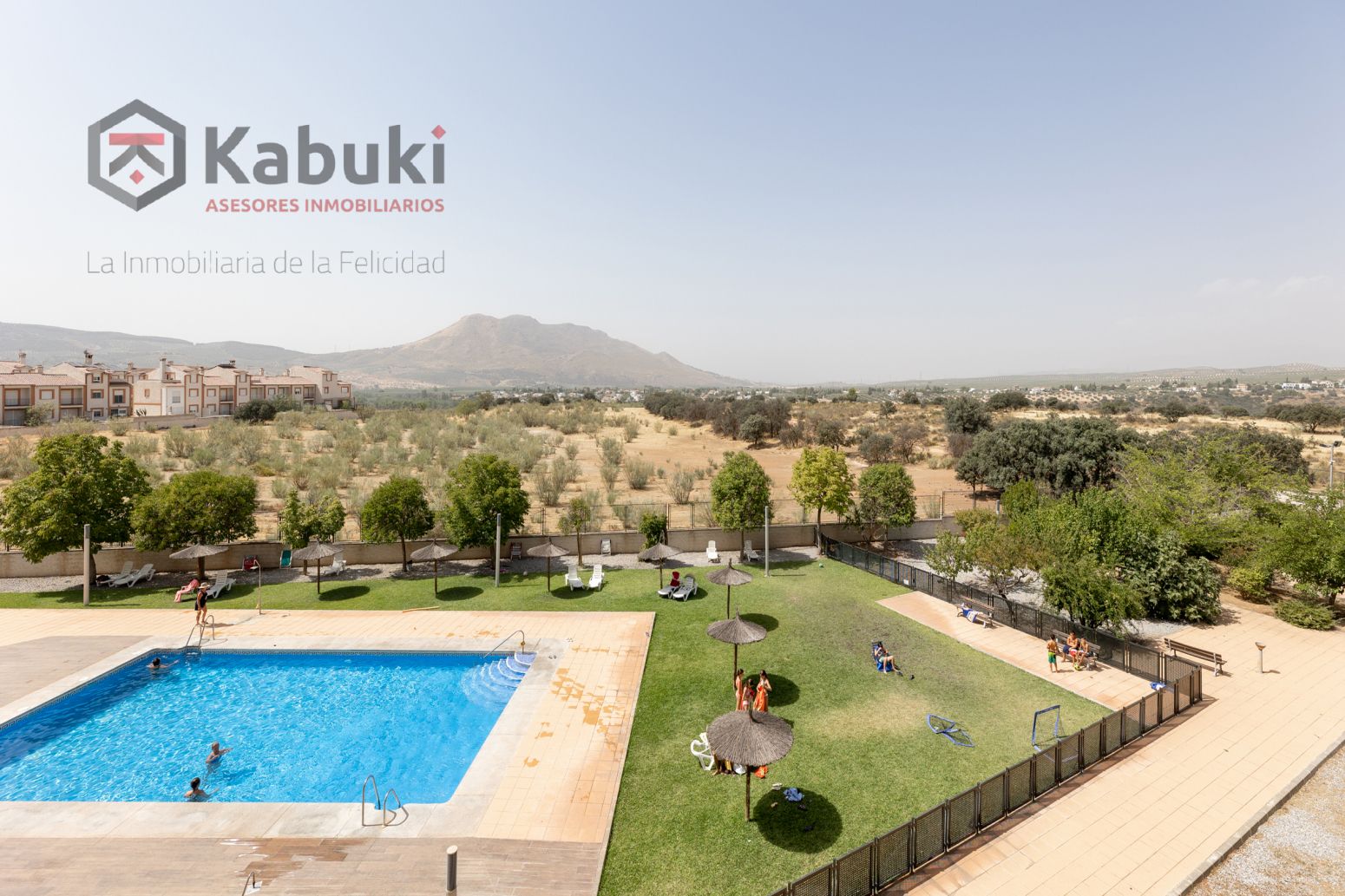 Piscina de Pis en venda en Atarfe amb Jardí privat, Terrassa i Traster