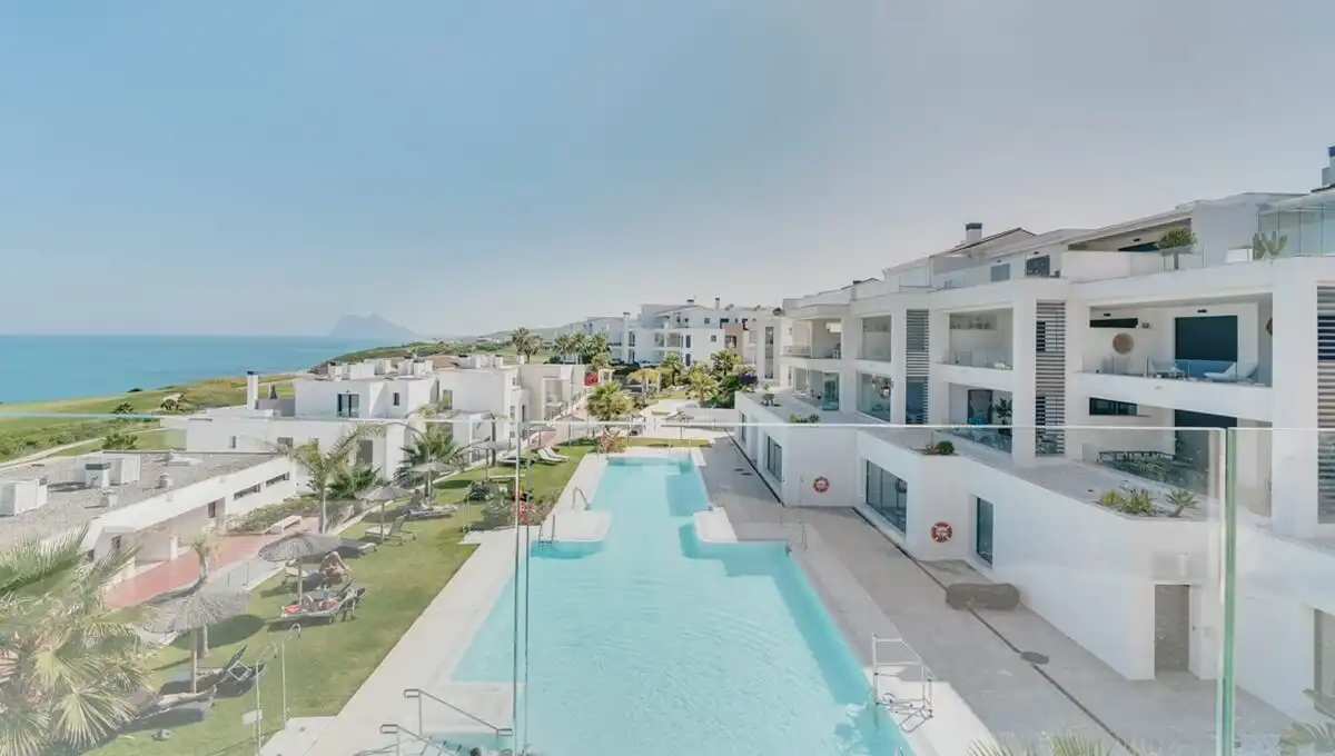 Piscina de Ático en venta en La Alcaidesa con Aire acondicionado, Calefacción y Jardín privado
