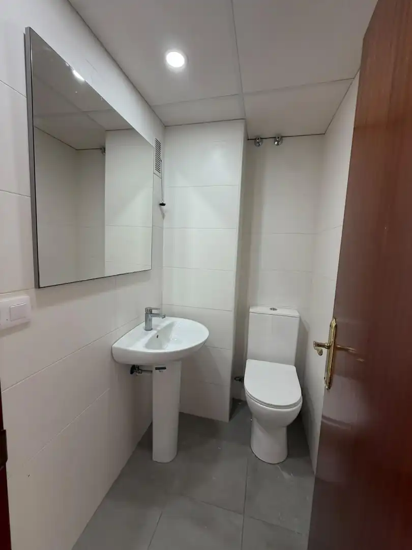 Badezimmer von Wohnung zur Miete in Benalúa - Babel