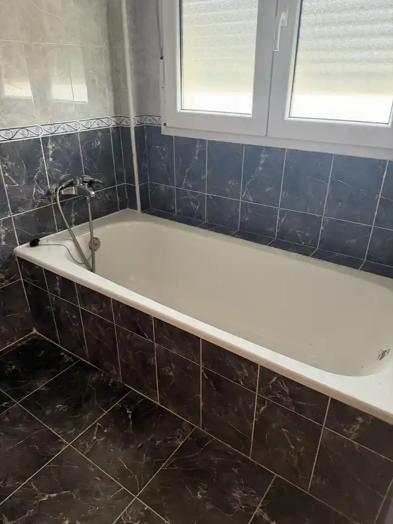 Baño de Casa o chalet en venta en Villaverde de Medina con Jardín privado, Trastero y Balcón