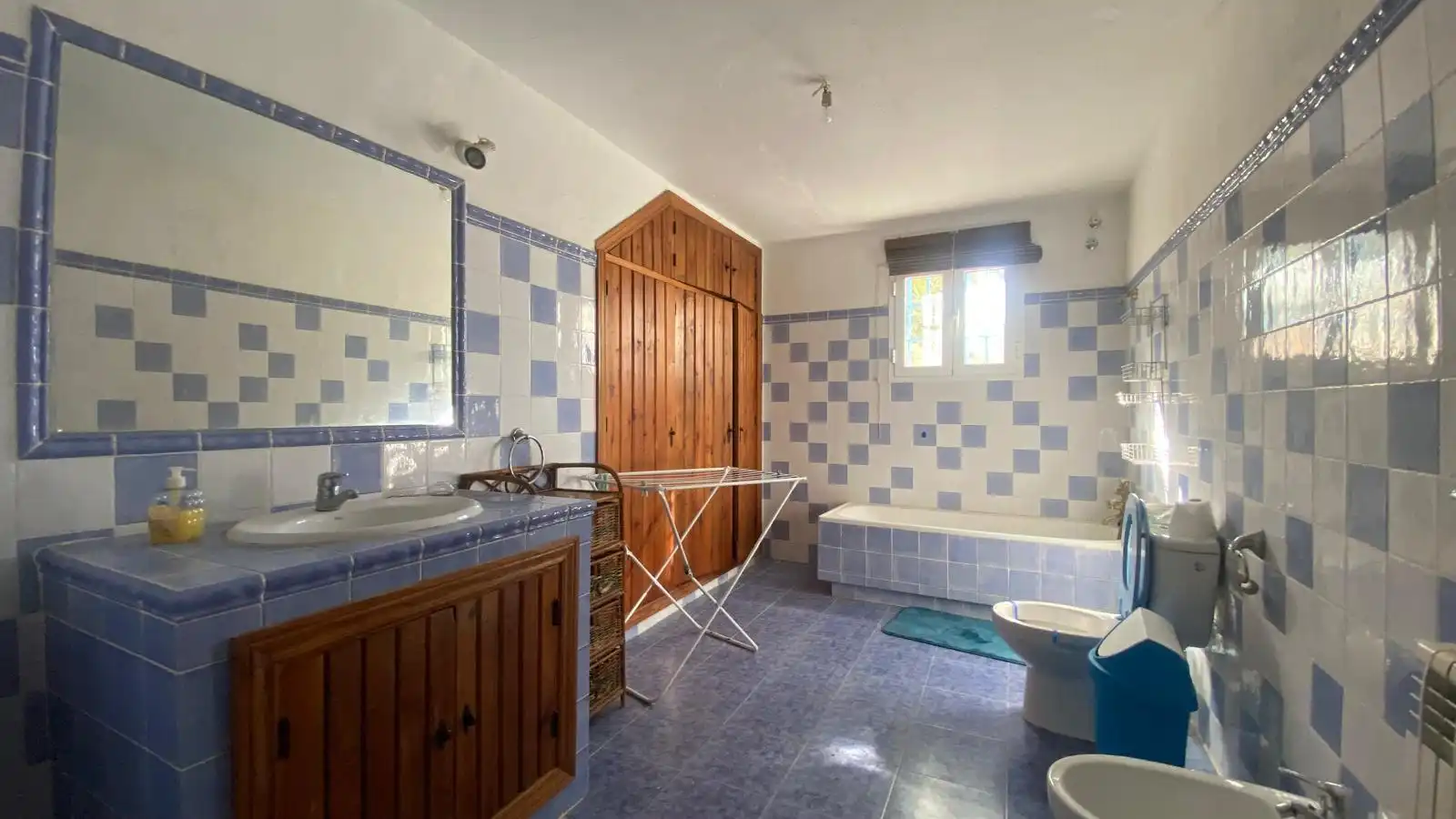 Baño de Finca rústica en venta en Valle de Abdalajís con Calefacción, Jardín privado y Terraza
