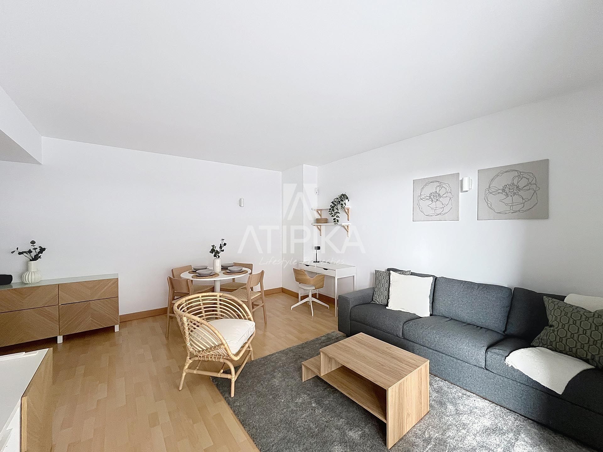 Living room of Flat for sale in L'Hospitalet de Llobregat  with Air Conditioner, Parquet flooring and Terrace