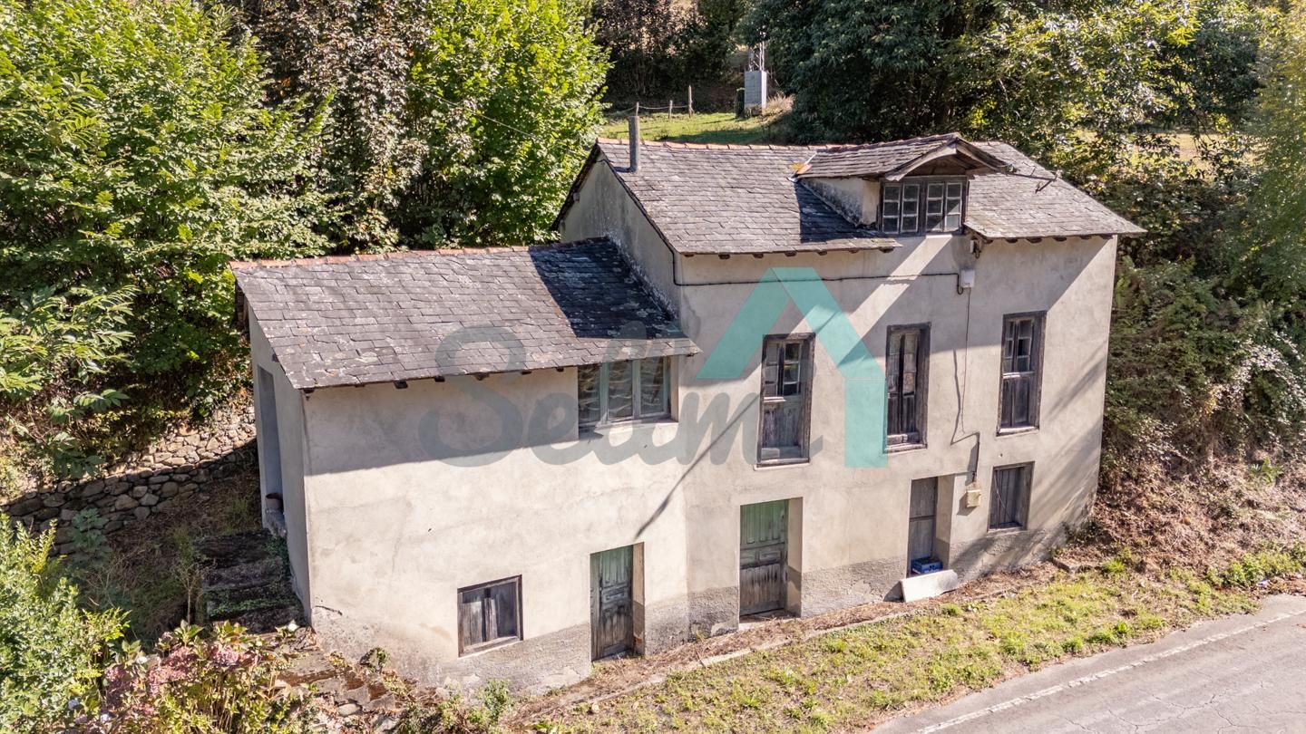 Vista exterior de Casa o xalet en venda en Valdés - Luarca amb Jardí privat