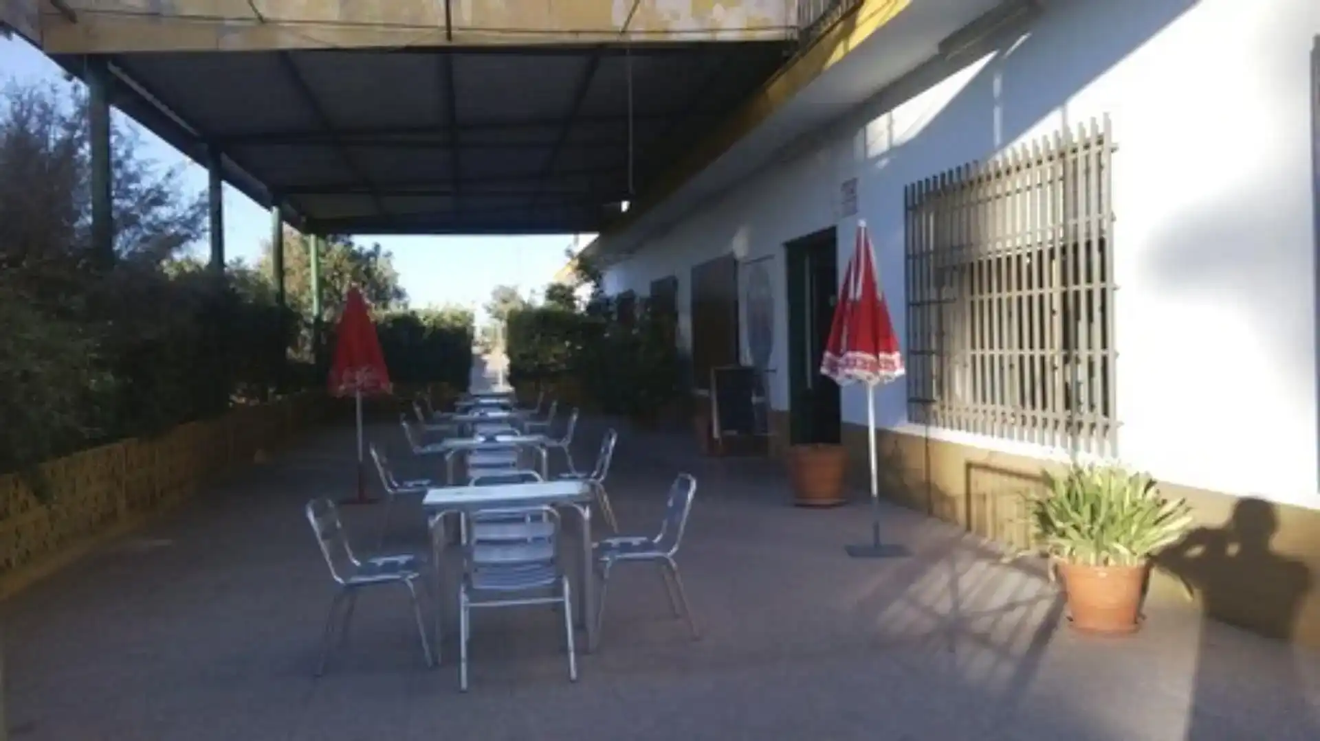 Local en venda en Paradas amb Aire condicionat