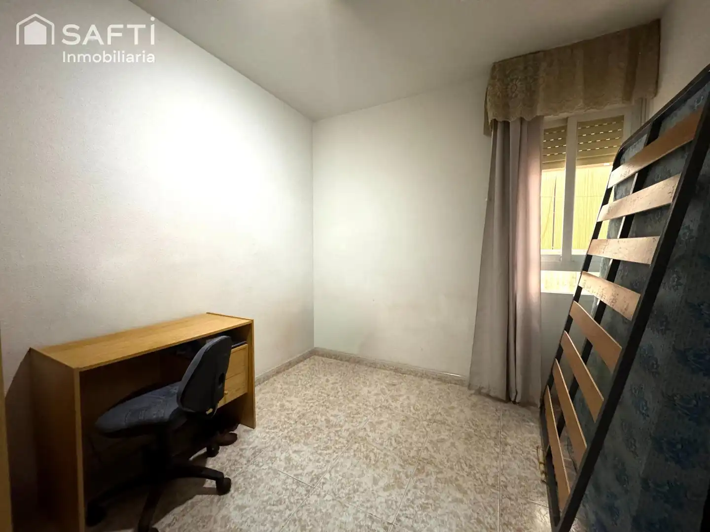 Habitación de Piso en venta en El Pinós / Pinoso con Terraza y Balcón