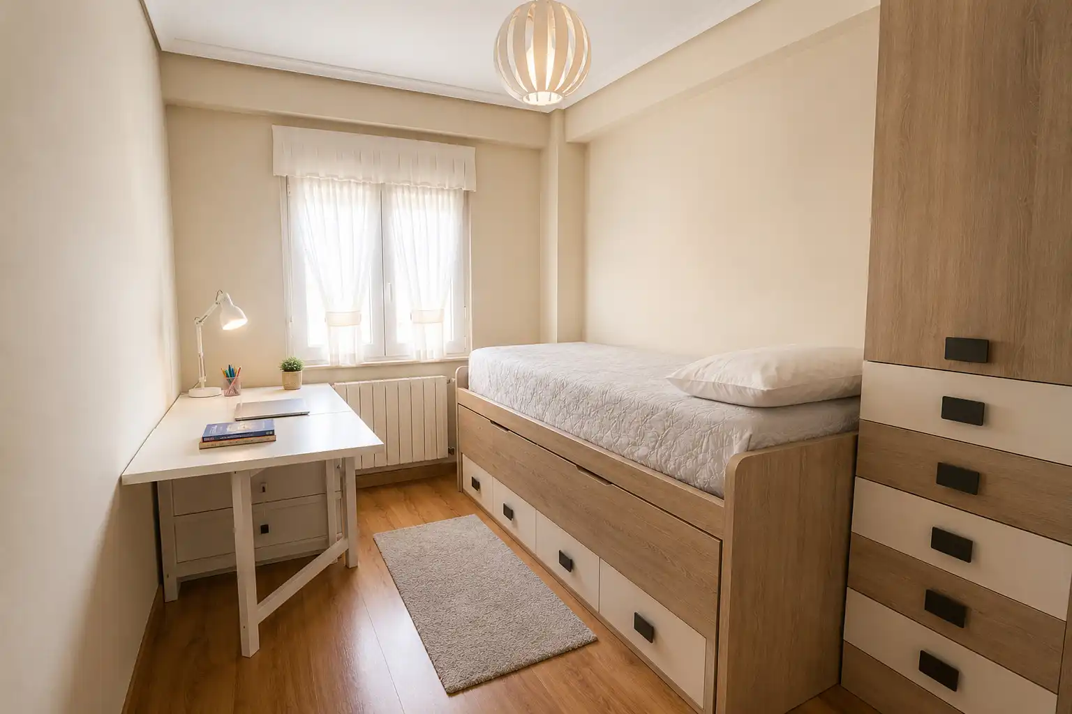 Bedroom of Flat for rent in Santander  with Heating, Furnished and Oven