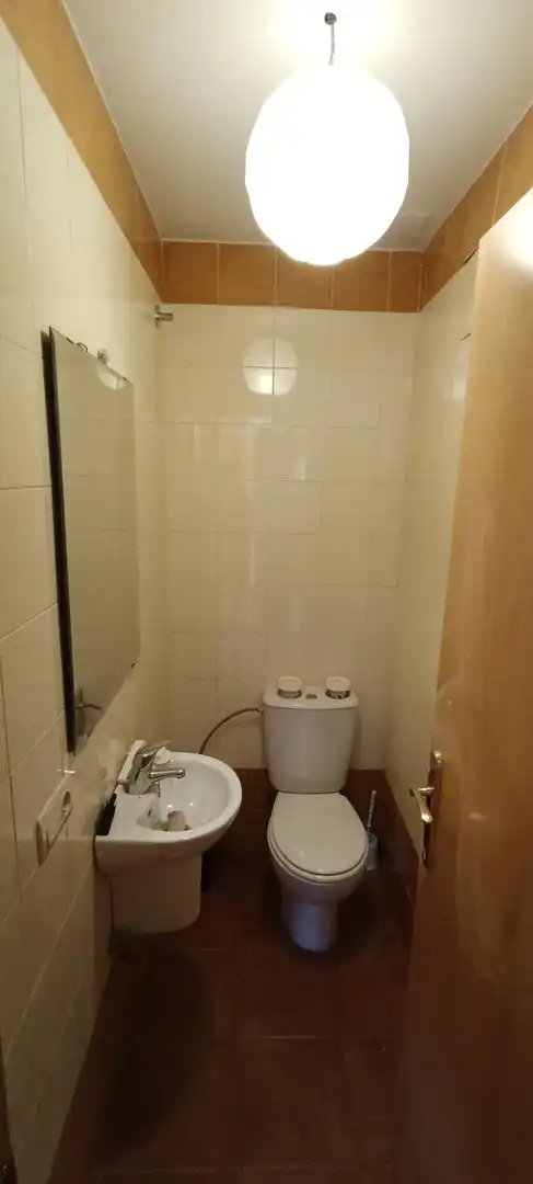 Badezimmer von Einfamilien-Reihenhaus zum Verkauf in Cogollos mit Heizung und Privatgarten