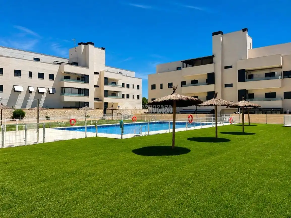 Piscina de Piso en venta en Illescas con Aire acondicionado, Calefacción y Trastero
