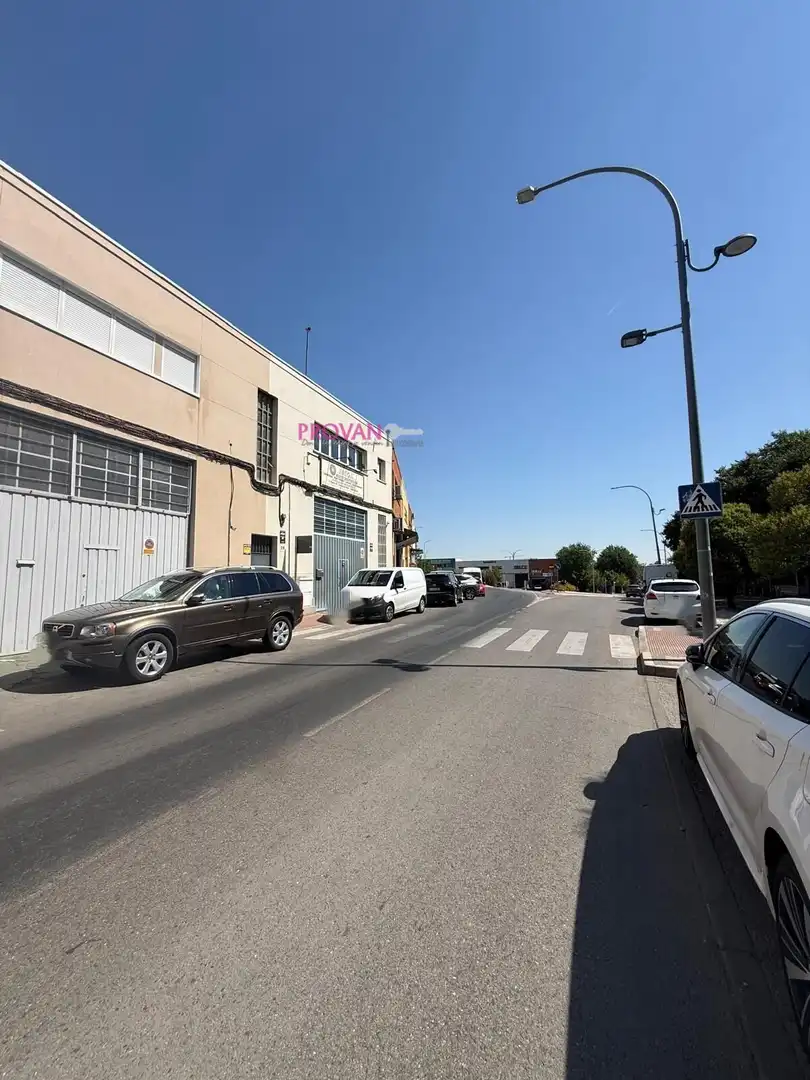 Nave industrial en venta en Parque Cataluña