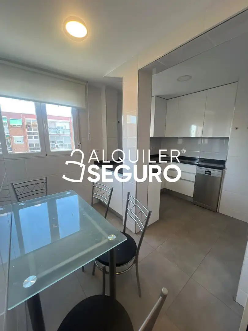 Kitchen of Flat for rent in Madrid  with Air Conditioner, Heating and Terrace
