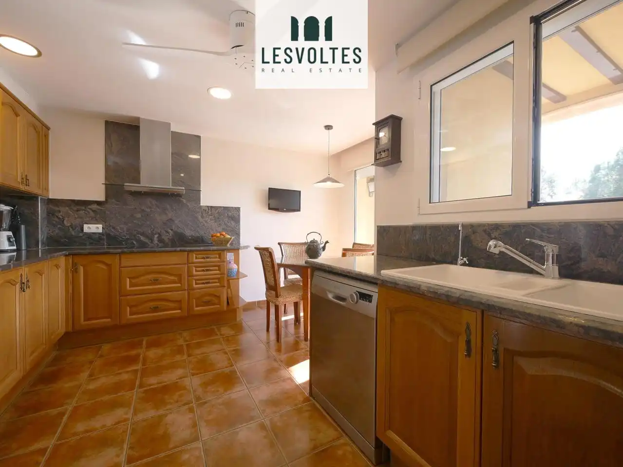 Cocina de Casa adosada en venta en Palafrugell con Aire acondicionado, Calefacción y Jardín privado