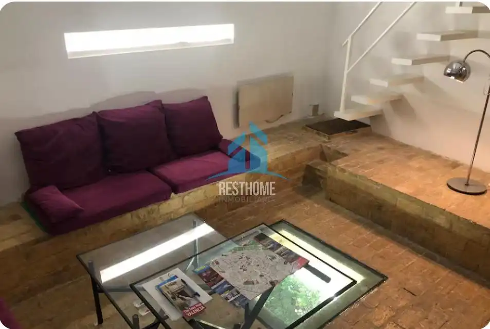Houses for sale in Valencia  with Air Conditioner, Terrace and Furnished