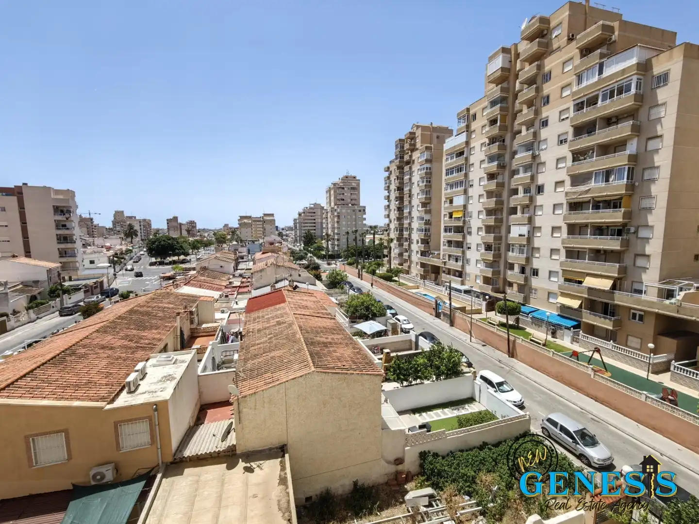 Vista exterior de Apartamento en venta en Torrevieja con Terraza, Amueblado y Lavadora