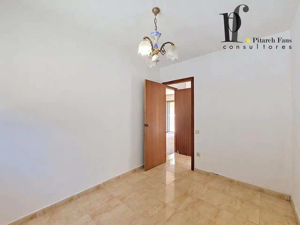 Bedroom of Houses for sale in La Pobla de Vallbona